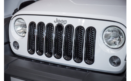 Решетка радиатора Jeep Wrangler JK