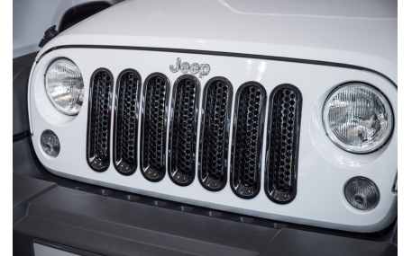 Решетка радиатора Jeep Wrangler JK