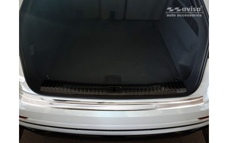 Накладка на задний бампер Audi Q8