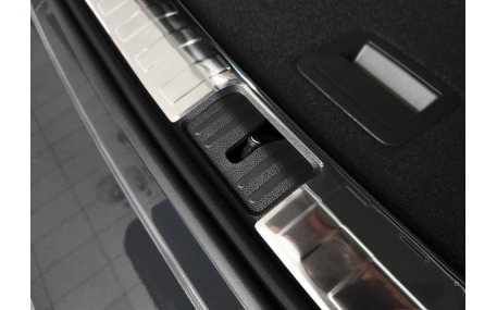 Накладка на задний бампер Volkswagen Tiguan