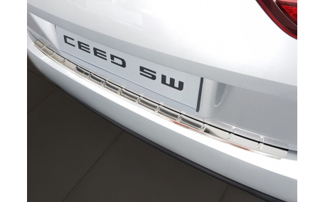 Накладка на задний бампер Kia Ceed