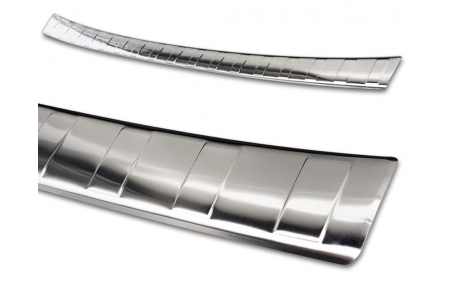 Накладка на задний бампер Toyota RAV4