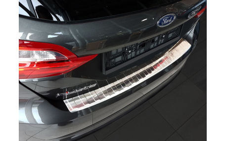 Накладка на задний бампер Ford Fiesta