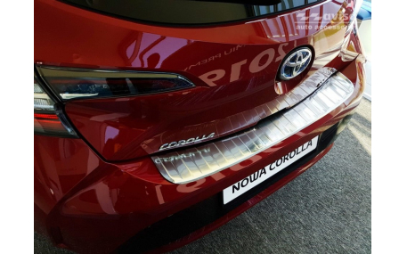 Накладка на задний бампер Toyota Corolla