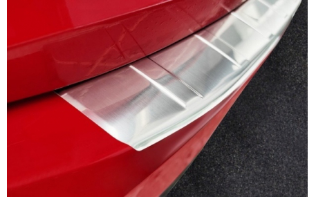 Накладка на задний бампер Audi Q3