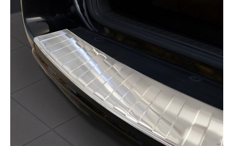 Накладка на задний бампер Toyota RAV4