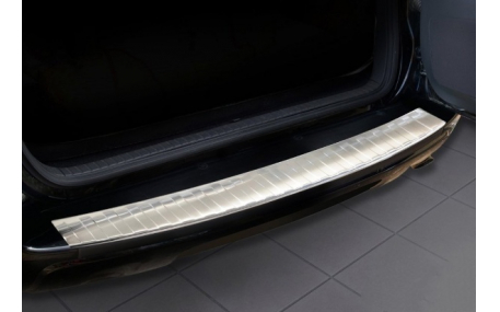 Накладка на задний бампер Toyota RAV4