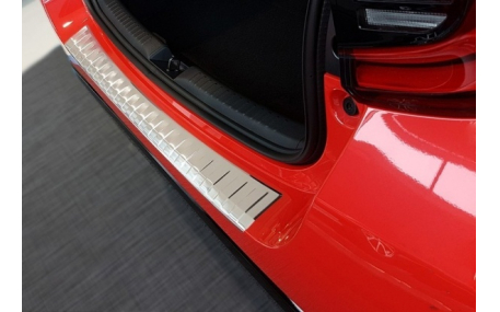 Накладка на задний бампер Toyota Yaris