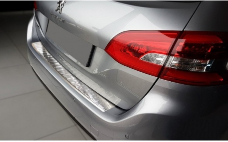 Накладка на задний бампер Peugeot 308 SW