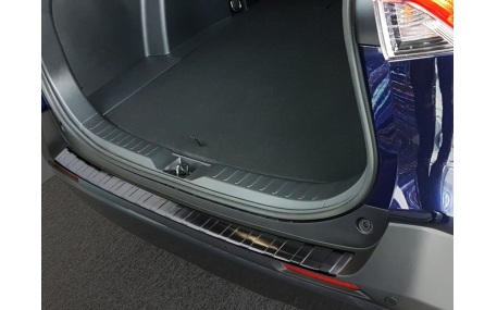 Накладка на задний бампер Toyota RAV4