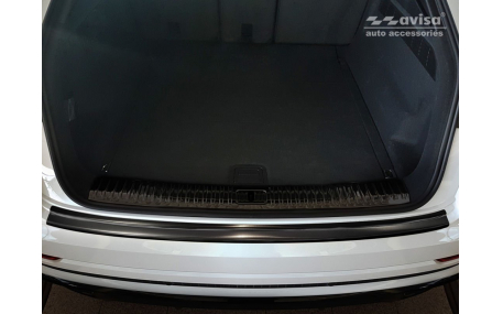 Накладка на задний бампер Audi Q8