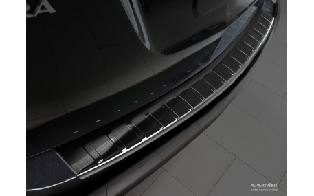 Накладка на задний бампер Opel Zafira C