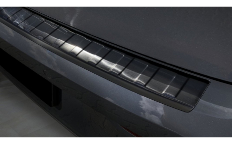 Накладка на задний бампер Volkswagen Golf 8