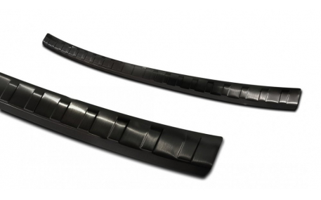 Накладка на задний бампер Volkswagen Golf 8