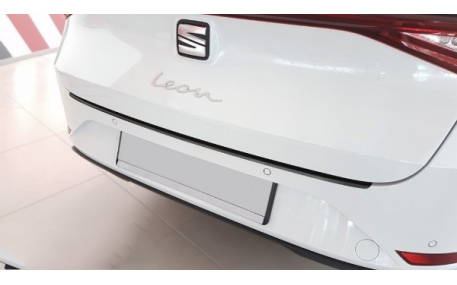 Накладка на задний бампер Seat Leon