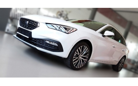 Накладка на задний бампер Seat Leon