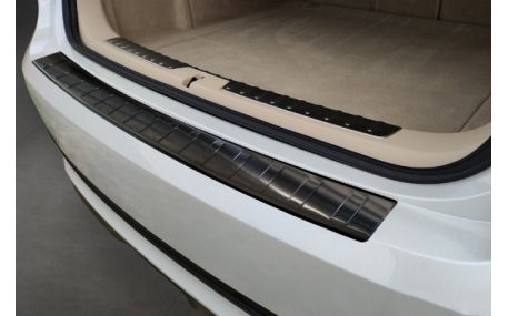 Накладка на задний бампер BMW X6 (F16)