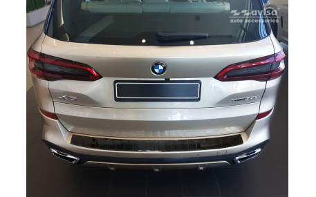 Накладка на задний бампер BMW X5 G05