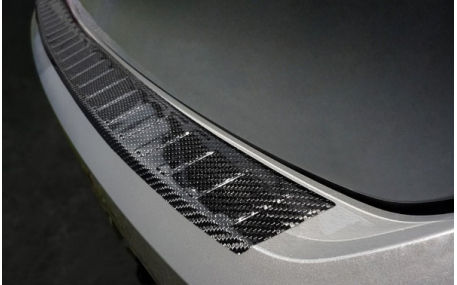 Накладка на задний бампер Volkswagen Golf 8