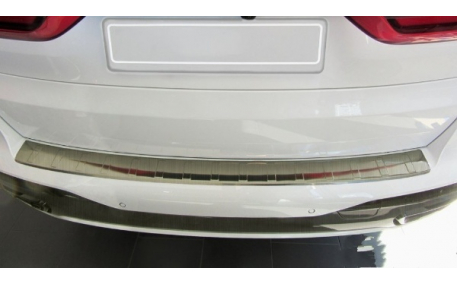 Накладка на задний бампер BMW X7 (G07)
