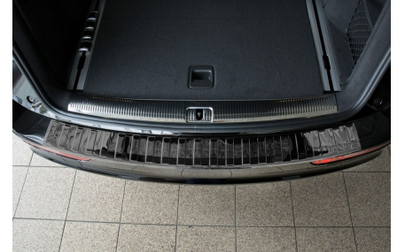 Накладка на задний бампер Audi Q5