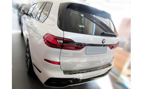 Накладка на задний бампер BMW X7 (G07)