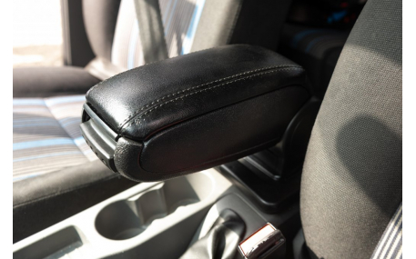 Подлокотник Ford Focus MK2