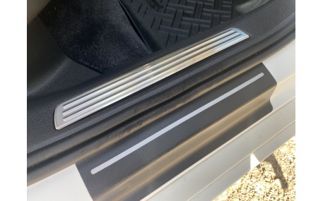 Накладки на пороги Volkswagen Passat B8