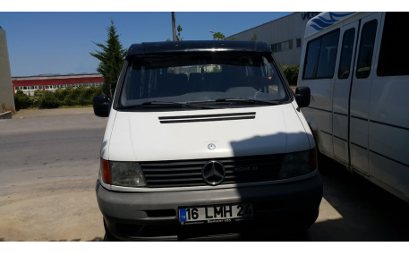 Козырек Mercedes Vito W638