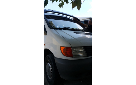 Козырек Mercedes Vito W638