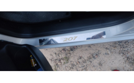 Накладки на пороги Peugeot 207