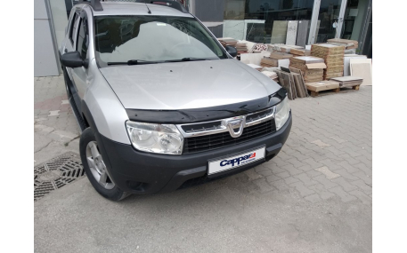 Дефлектор капота Renault Duster