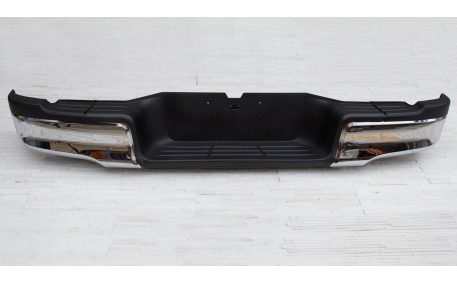 Бампер задний Toyota Hilux