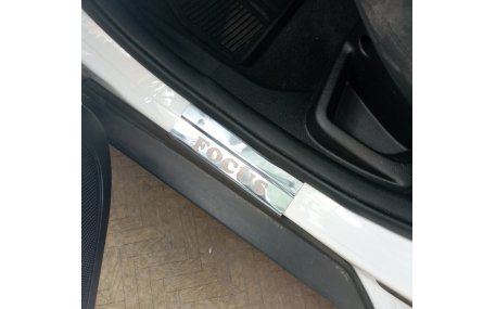 Накладки на пороги Ford Focus MK3