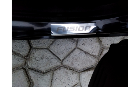 Накладки на пороги Ford Fusion