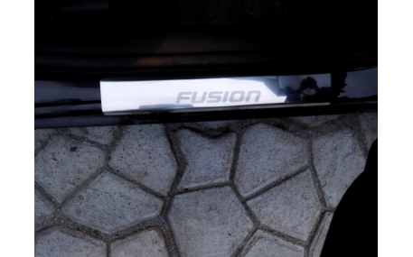Накладки на пороги Ford Fusion