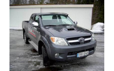 Козырек Toyota Hilux