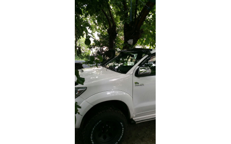 Козырек Toyota Hilux