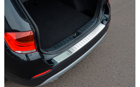 Накладка на задний бампер BMW X1 E84