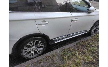Подножки Mitsubishi Outlander 