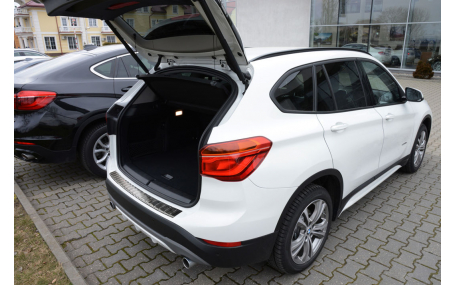 Накладка на задний бампер BMW X1 F48