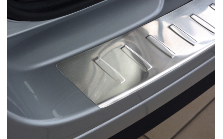 Накладка на задний бампер Renault Logan MCV