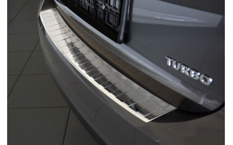 Накладка на задний бампер Opel Insignia