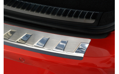 Накладка на задний бампер Seat Leon