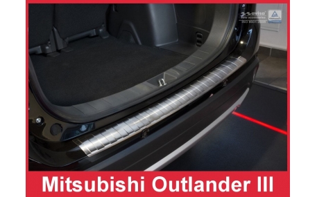 Накладка на задний бампер Mitsubishi Outlander