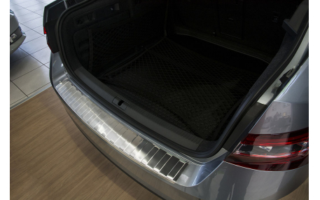 Накладка на задний бампер Skoda Superb