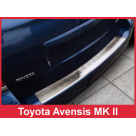 Накладка на задний бампер Toyota Avensis
