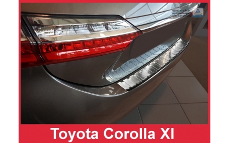 Накладка на задний бампер Toyota Corolla