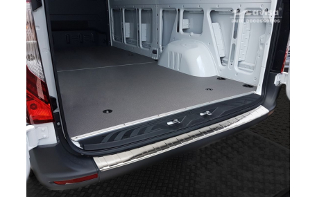 Накладка на задний бампер Mercedes Sprinter W907