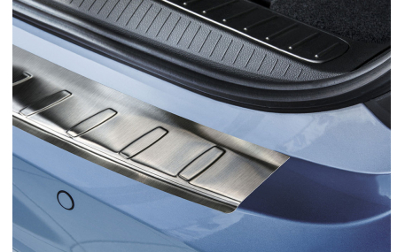 Накладка на задний бампер Opel Zafira C